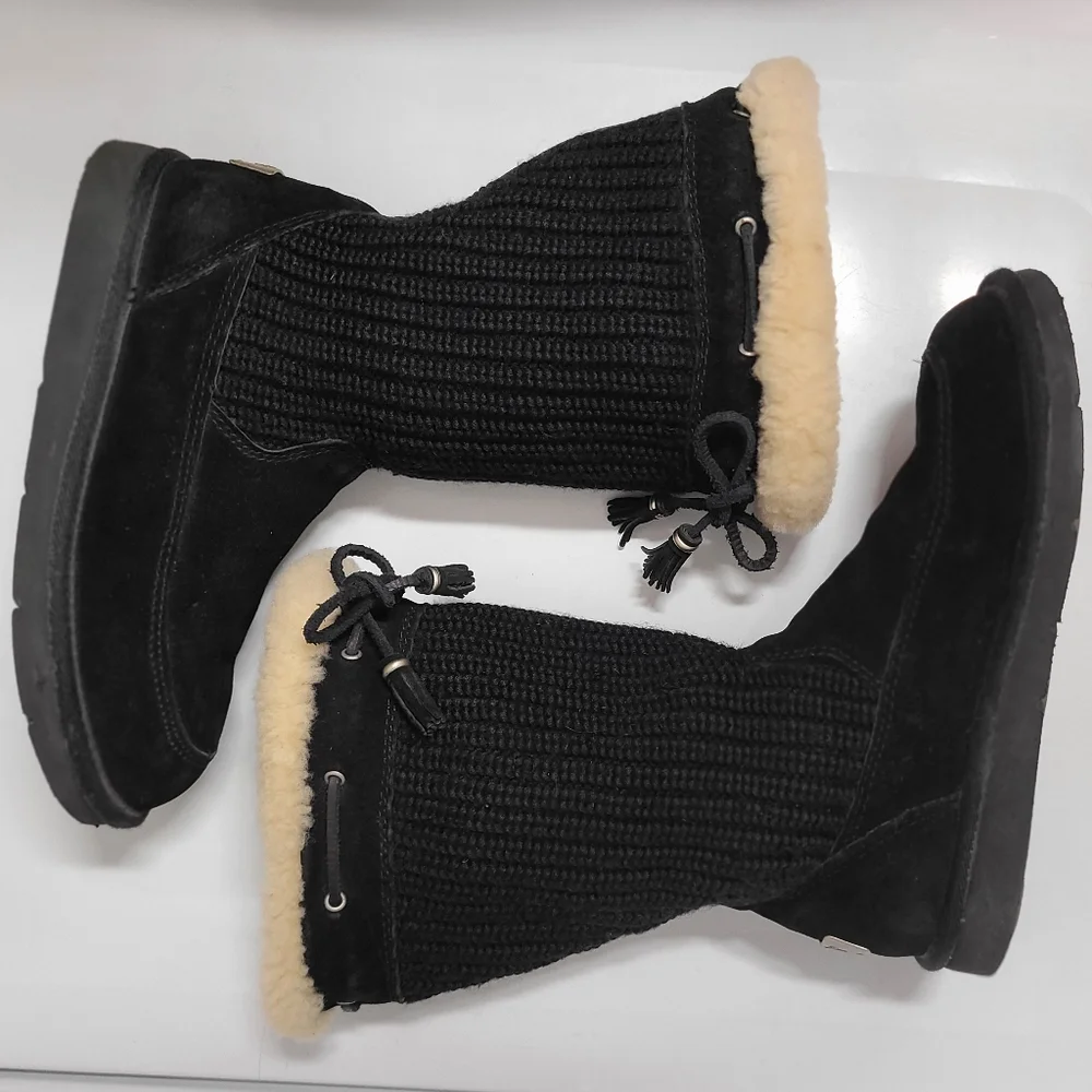 UGG Australia Black Suburb Boots Leather/Cable Knit Size 7